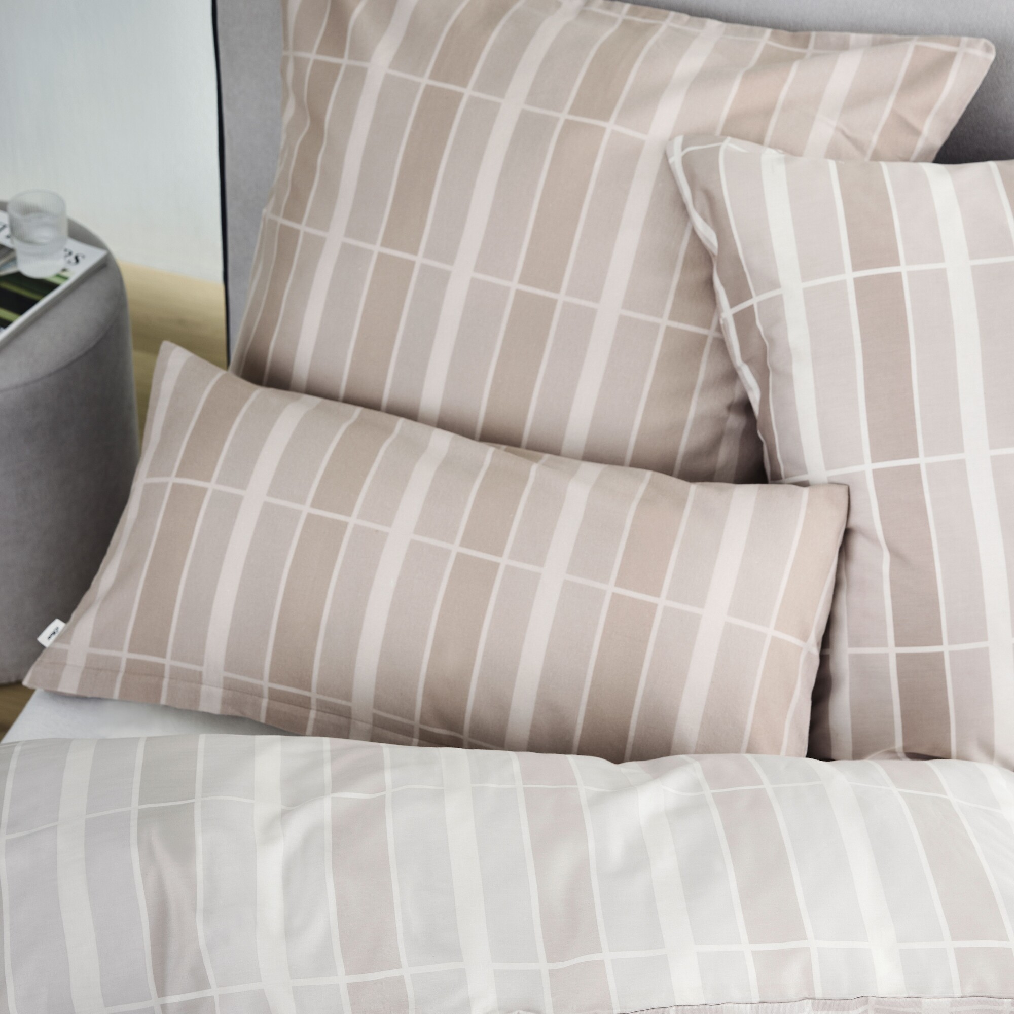 Kissen, Bettwäsche, Bettlaken, Gittermuster, neutralbeige