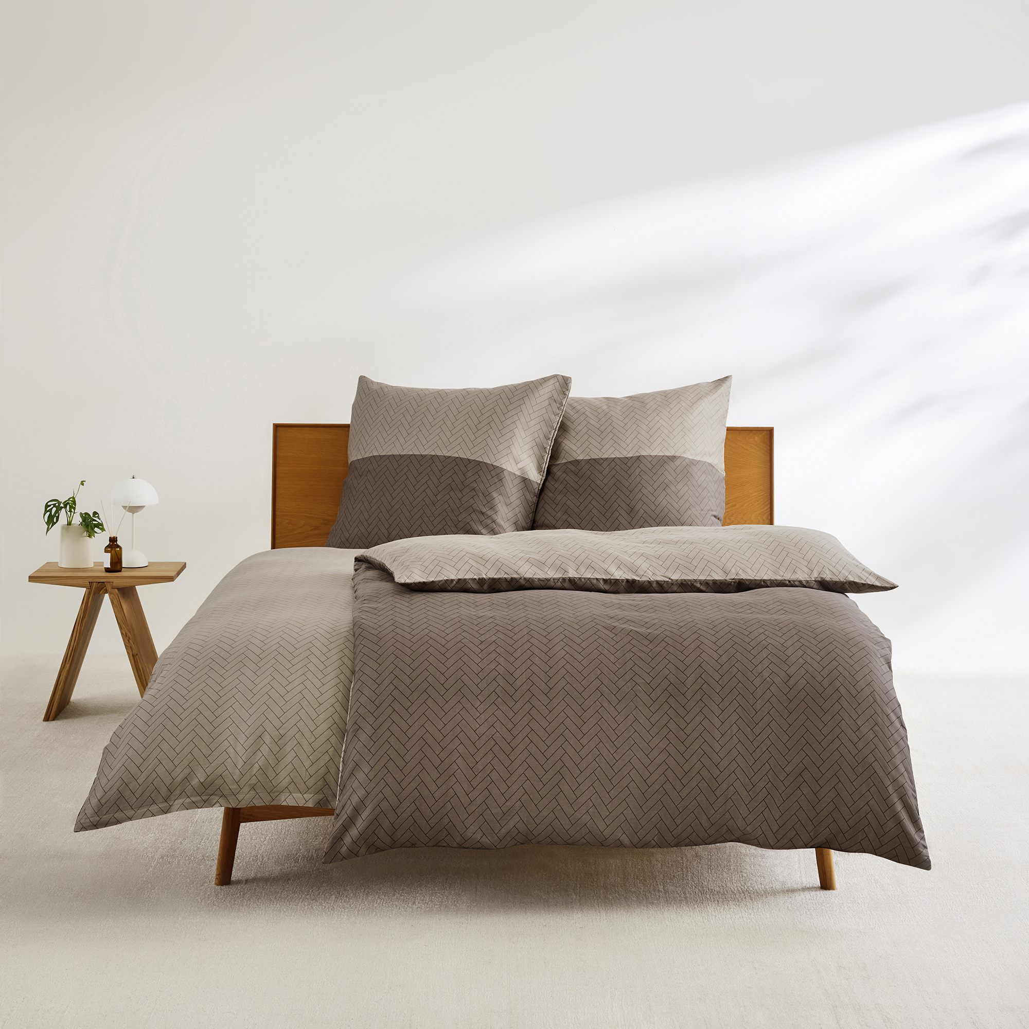 Moebel, Kissen, Pflanze, Bett, Lampe